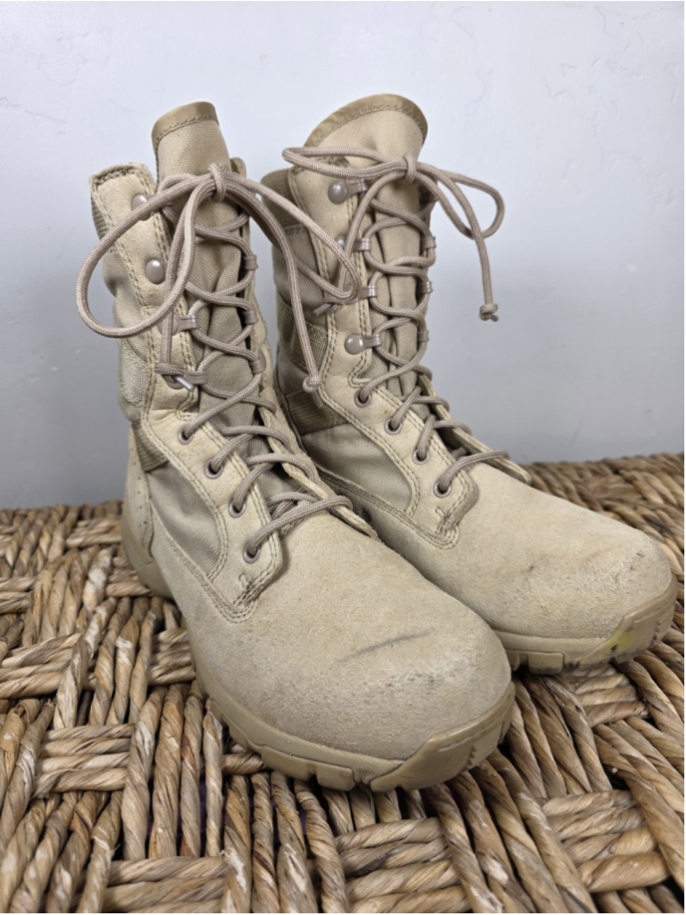 Tactical Research by Belleville 8.5 TR393 Flyweight Desert Tan Military Boots